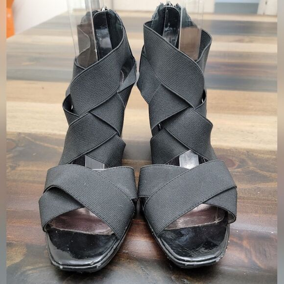 Kenneth Cole Reaction Women's Strappy Sandals Solid Black Back Zipper Size 7.5 - Picture 2 of 8